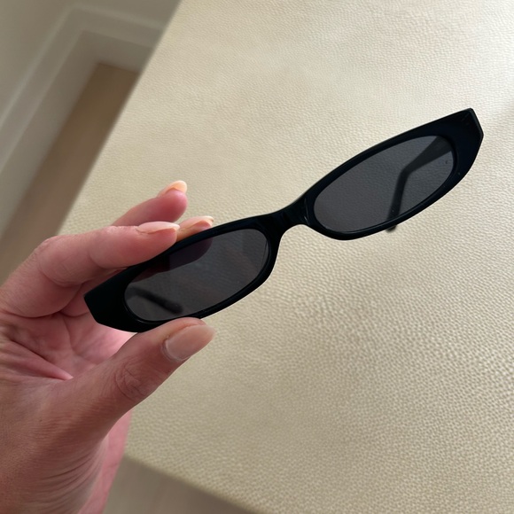 Roberi & Fraud Black Frances Sunglasses - Picture 3 of 7